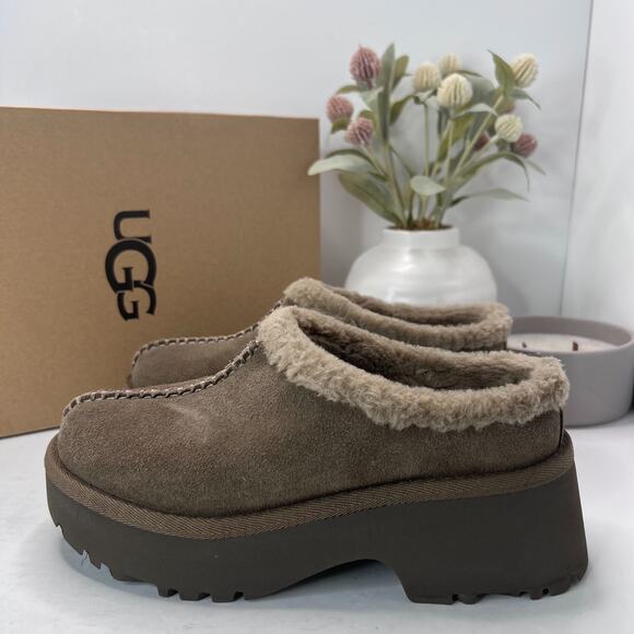 UGG New Heights Cozy Clog Suede Upper Platform Mule Brown Women's 6 - Picture 3 of 11